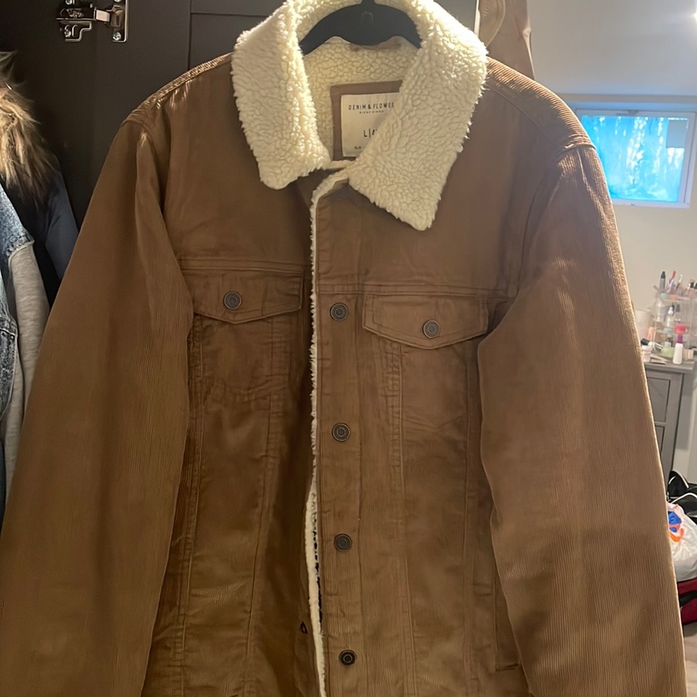 Sherpa Jacket in GREAT condition!